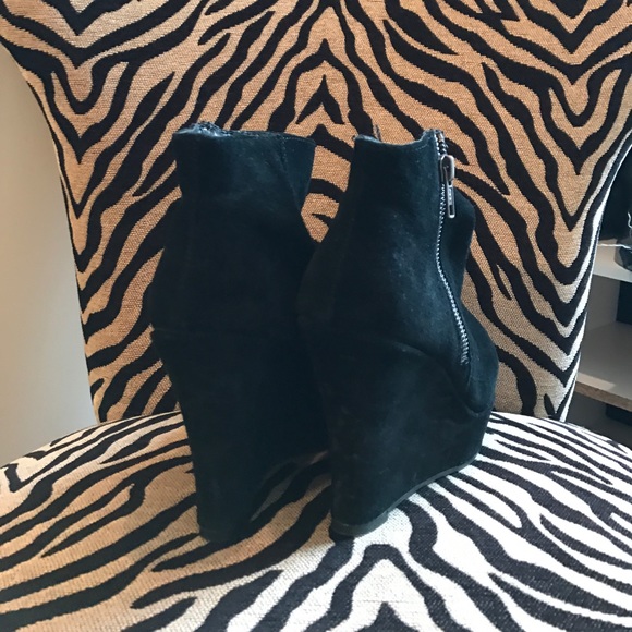 ❤️️Aldo❤️️Suede booties - Picture 2 of 4